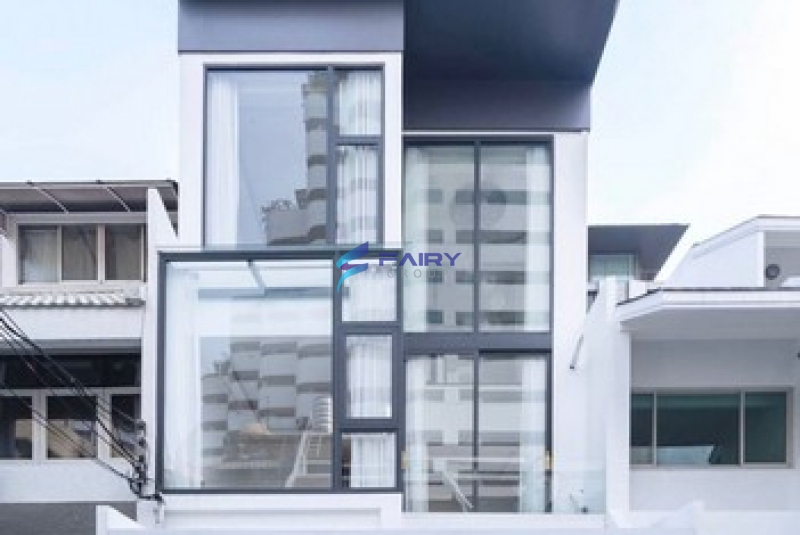 ขาย Townhome 3 ชั้น 25 ตรว ซอยสุขุมวิท 15 ทำเลดี เพียง 1 นาทีถึง โรงเรียนนานาชาติ NIST และ 5 นาที ถึง BTS อโศก